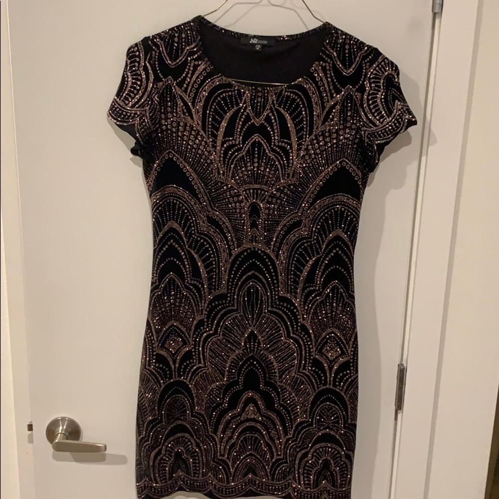 Body con, formal dress